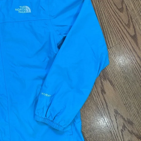 Girl’s The North Face Lightweight Windbreaker/Rain Coat. Size Large 14/16.